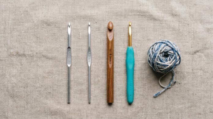 crochet needle with hook